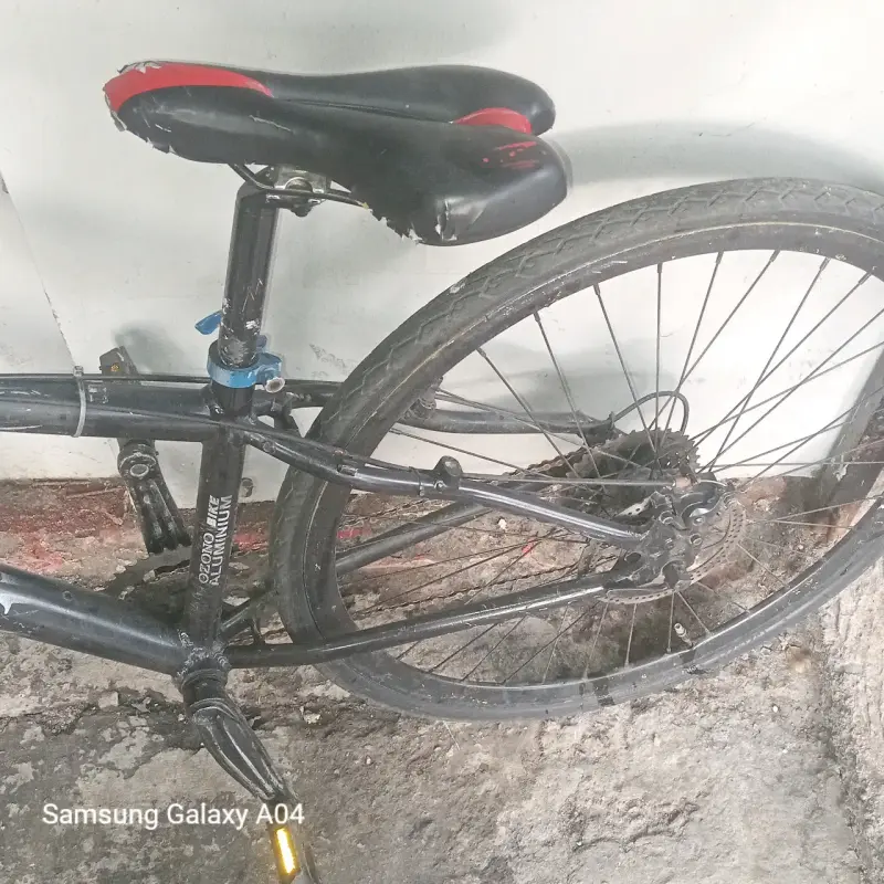 Bicicleta de semicarrera Ozono negra con detalles - 1