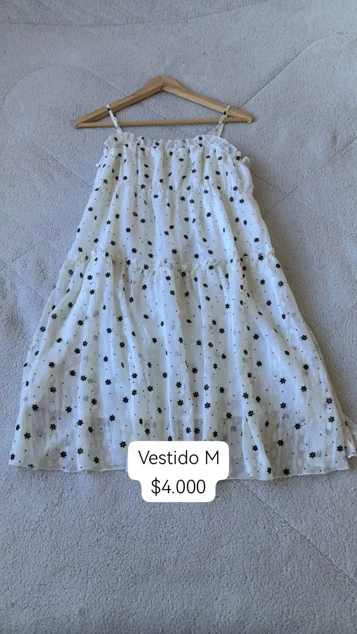 Vestido blanco con estampado floral
