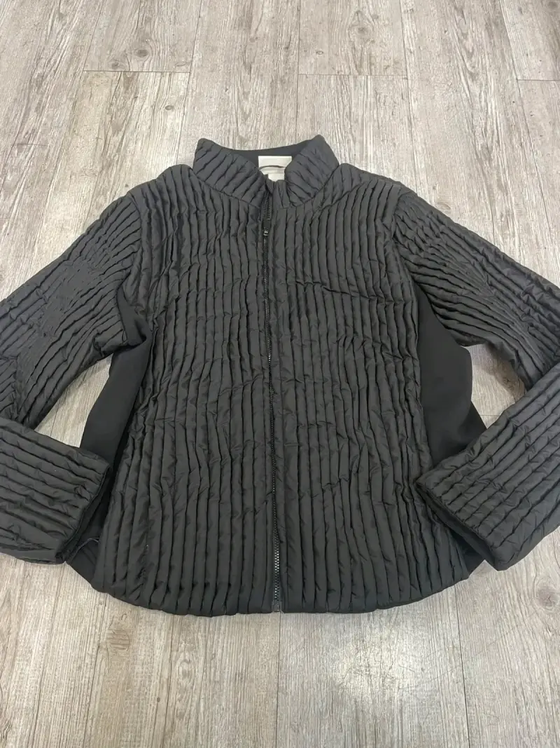 Chaqueta acolchada negra para mujer