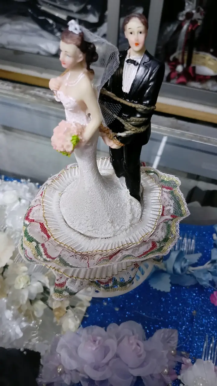 Figura de novios para torta de boda