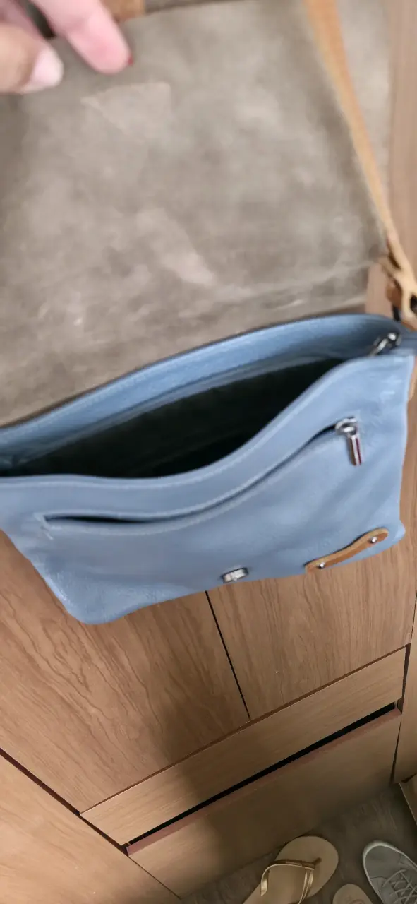 Cartera bandolera azul y beige con correa ajustable - 4