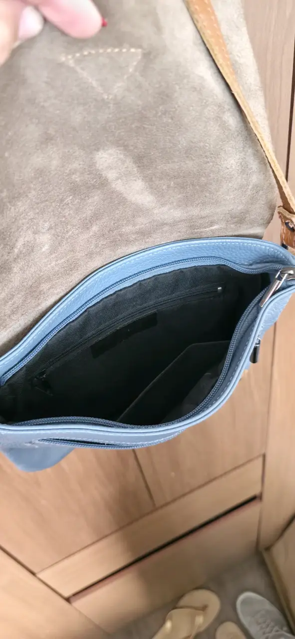 Cartera bandolera azul y beige con correa ajustable - 5