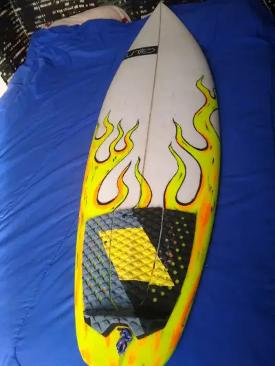 Tabla de Surf United con Diseño de Llamas - miniatura 1