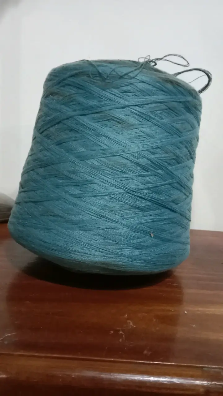 Conos de hilo para tejer varios colores - 4
