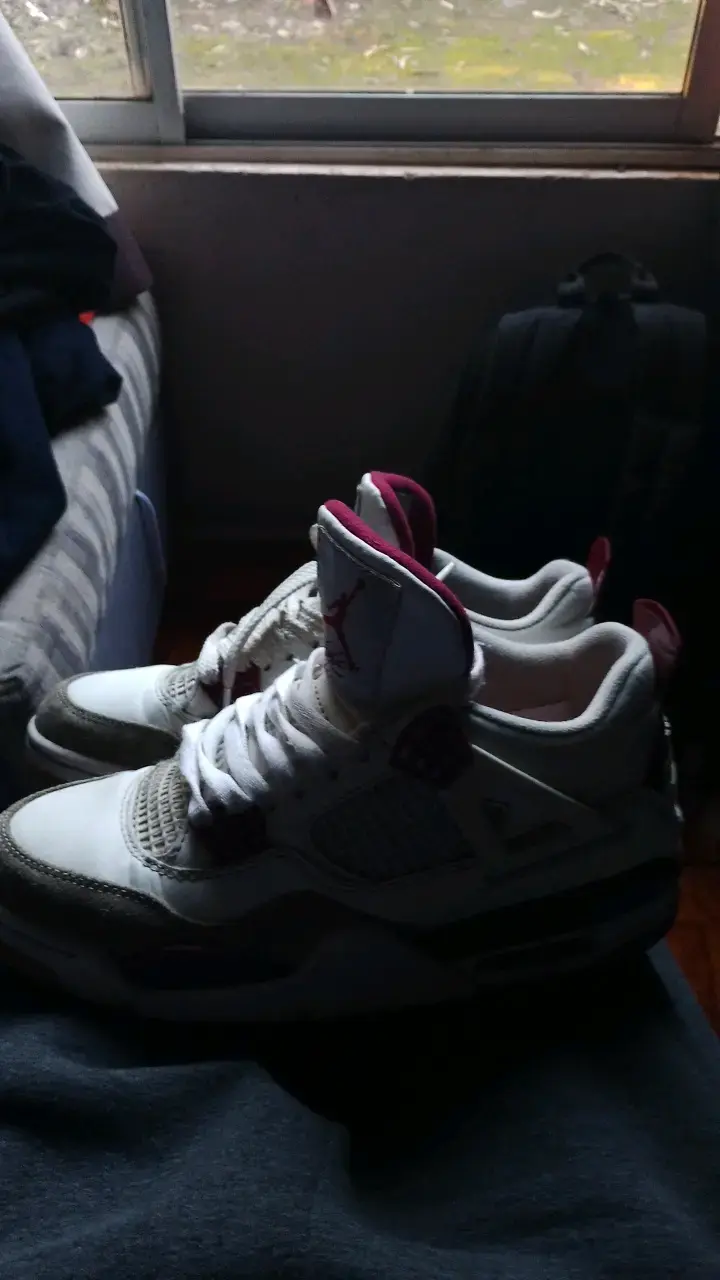 Zapatillas deportivas Nike Air Jordan blancas y burdeos - 1