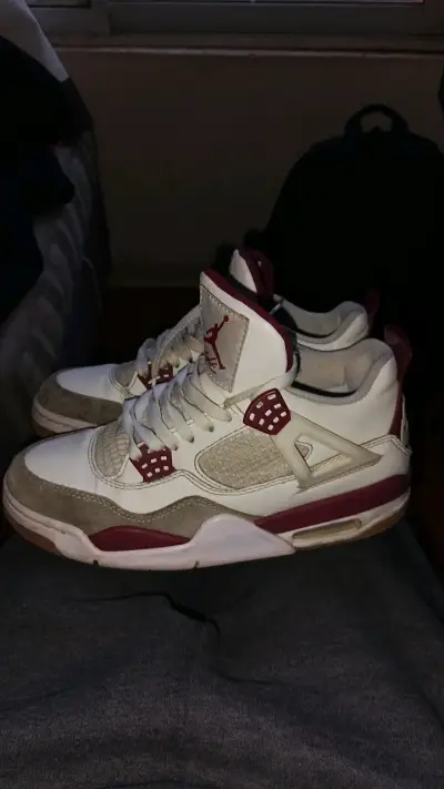 Zapatillas deportivas Nike Air Jordan blancas y burdeos - miniatura 2