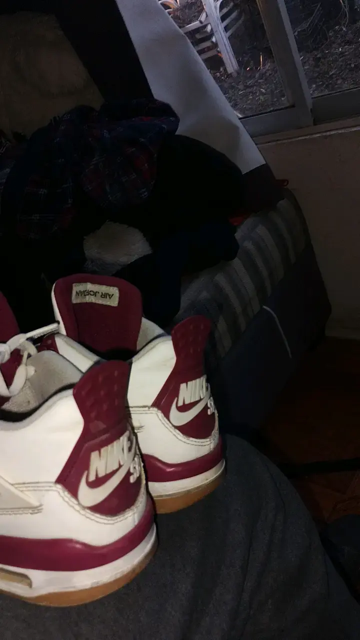 Zapatillas deportivas Nike Air Jordan blancas y burdeos - 4