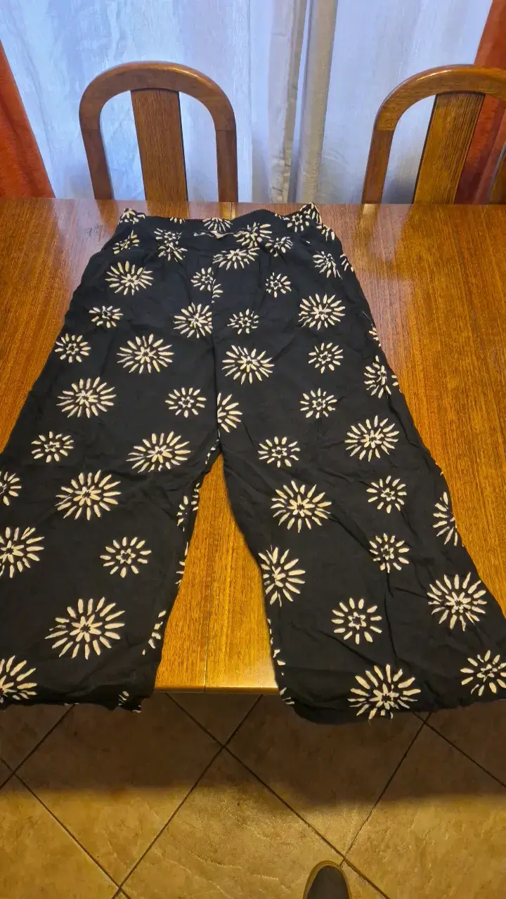 Pantalones negros con estampado floral talla XL - 1