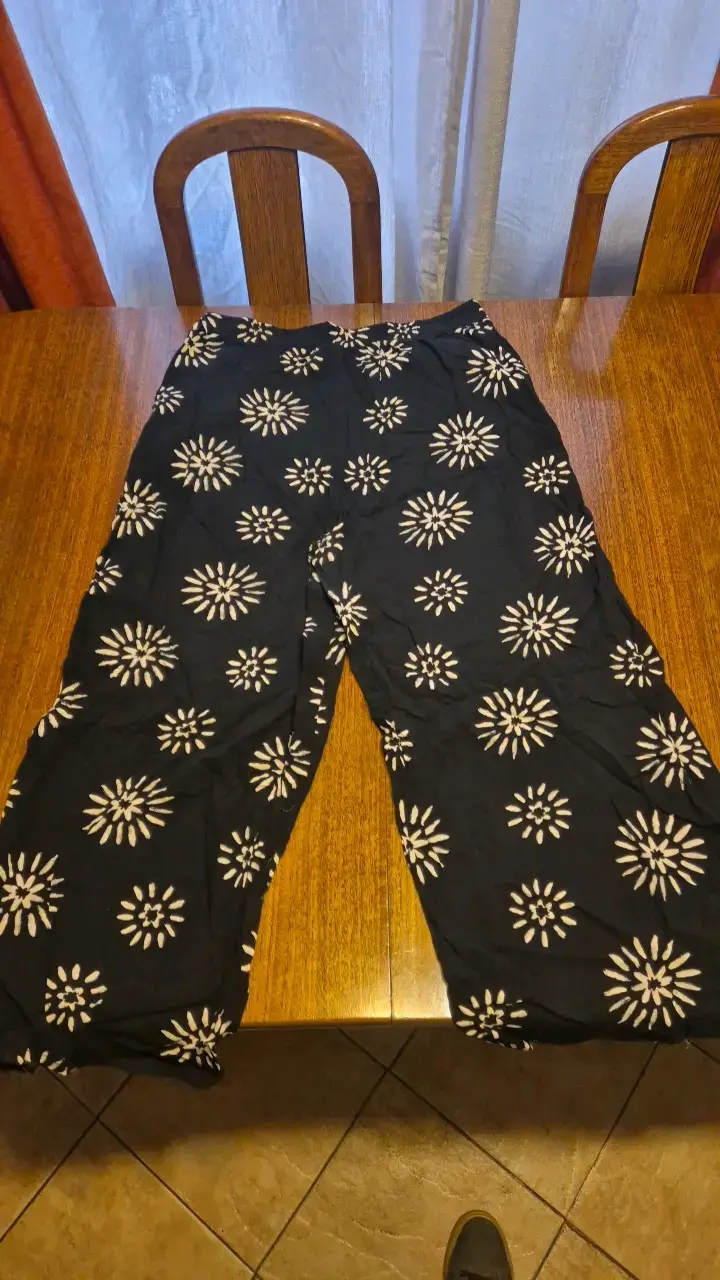 Pantalones negros con estampado floral talla XL - 2