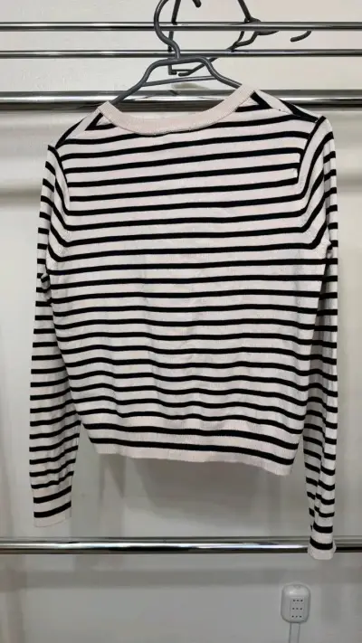 Cardigan H&M Talla M — Rayado Beige/Negro — NUEVO - miniatura 2