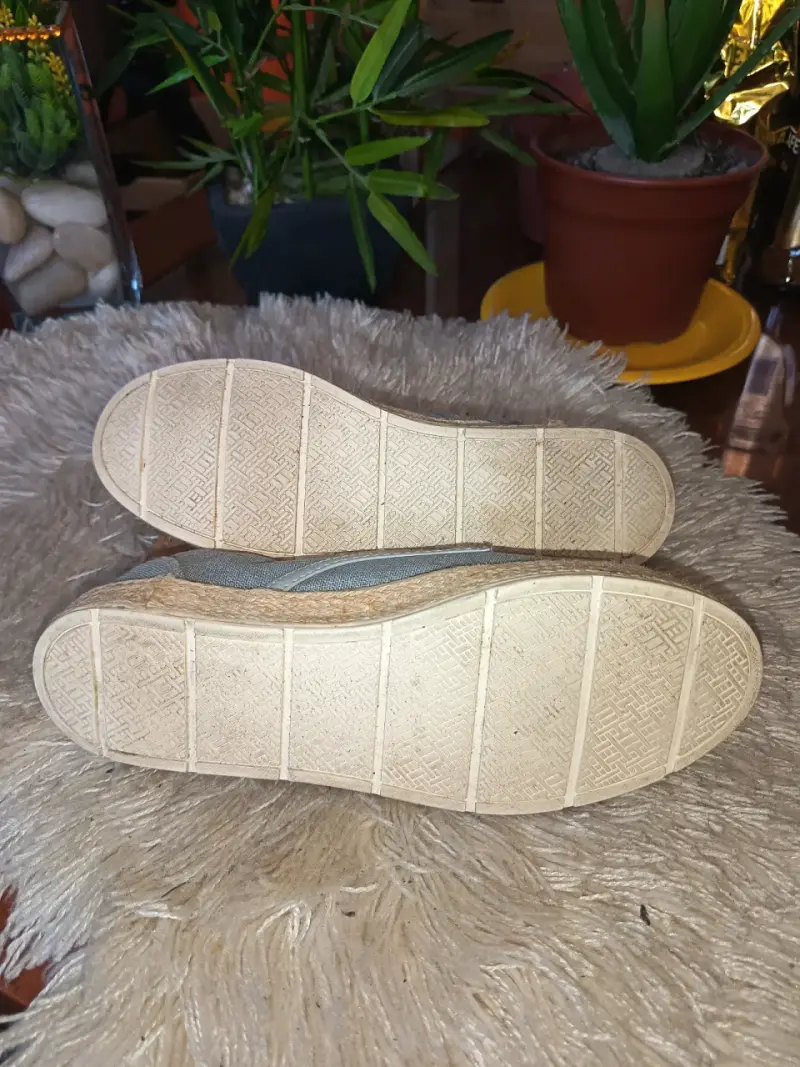Zapatillas gris con brillos - 5