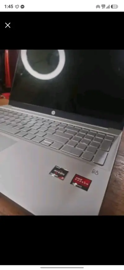 Laptop HP Pavilion 15 con AMD Ryzen 3 y 8GB RAM - miniatura 2