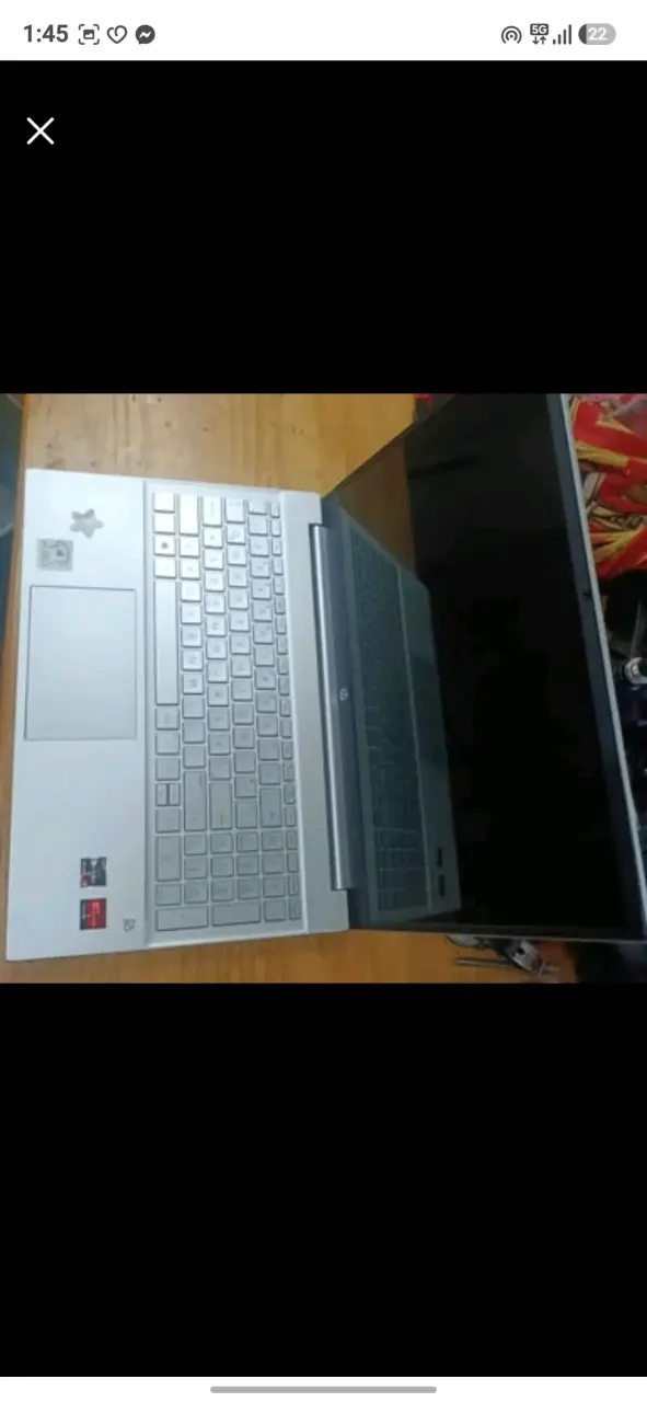 Laptop HP Pavilion 15 con AMD Ryzen 3 y 8GB RAM - 3