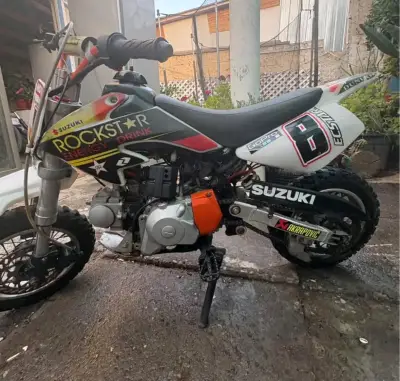 Mini moto Suzuki Rockstar edición especial - miniatura 1
