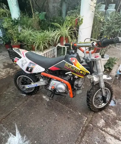 Mini moto Suzuki Rockstar edición especial - miniatura 6