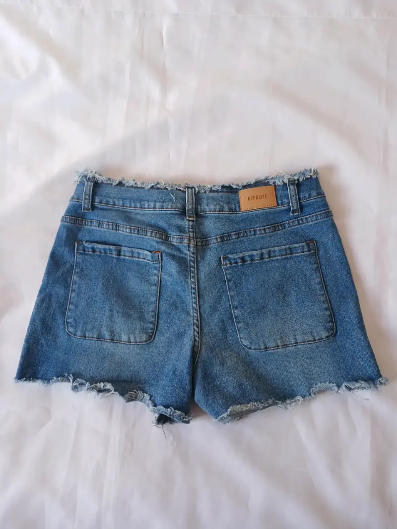 Shorts de mezclilla con borde deshilachado - 2