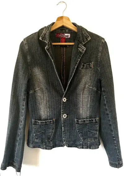 Chaqueta de mezclilla para mujer - miniatura 1