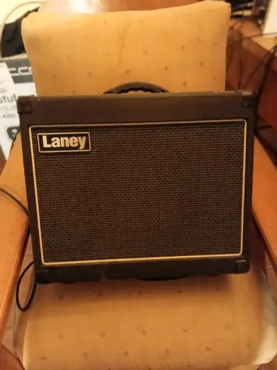 Amplificador de Guitarra Laney con Control de Tono - miniatura 1