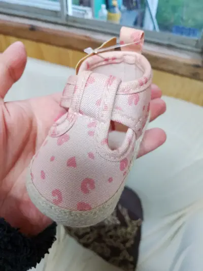 Zapatos de bebé rosados - miniatura 2