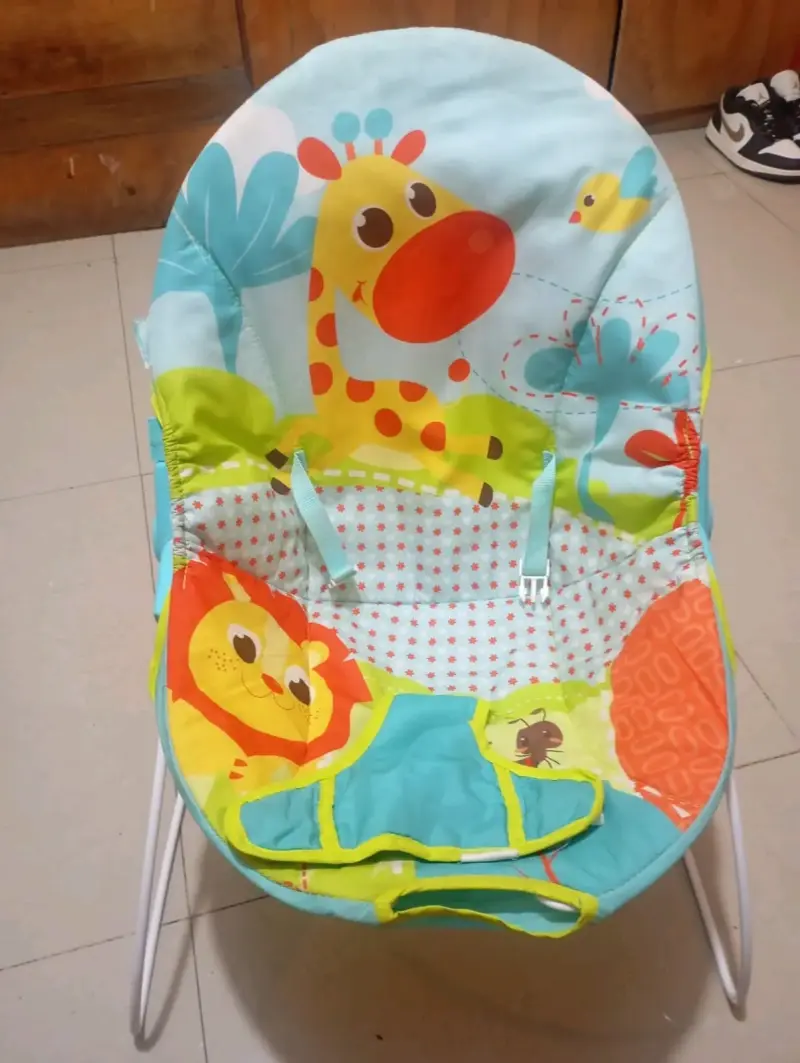 Silla mecedora para bebé con diseño de jirafa - 2