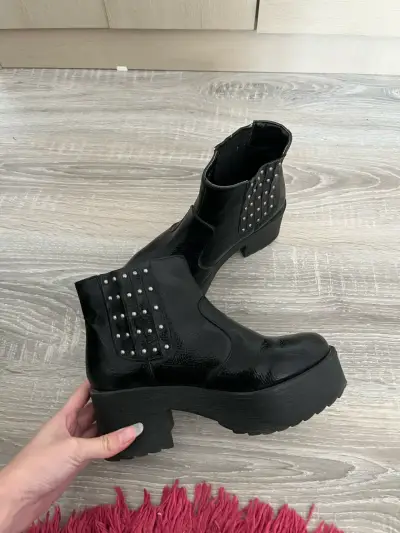 Botines negros para mujer - miniatura 1