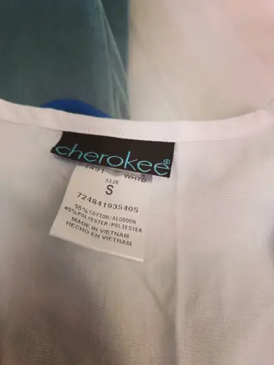 Blusa blanca bordada Cherokee talla S - miniatura 1