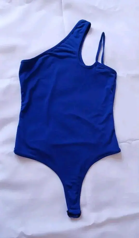 Body azul de un solo hombro mujer