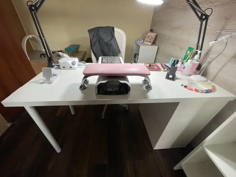 Mesa de Manicure Profesional IKEA - 1