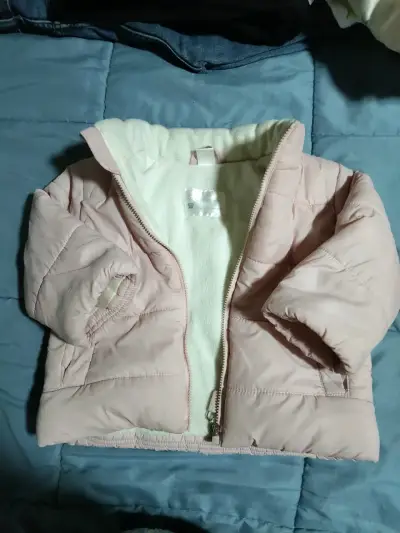 Chaqueta acolchada rosada para bebé - miniatura 1