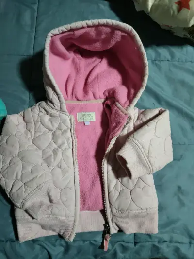 Chaqueta acolchada rosada para bebé - miniatura 3