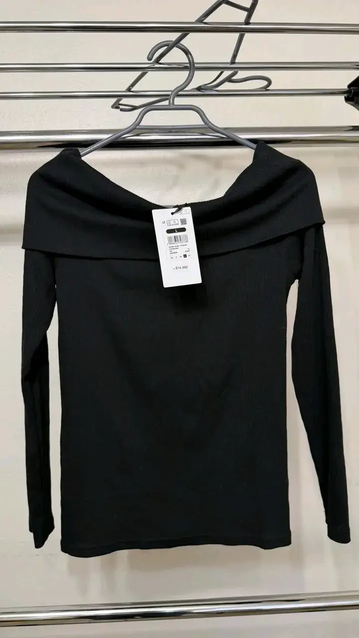 Polera Basement Escote Bardot — Talla L — NUEVA - 1