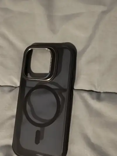 Funda protectora negra para iPhone con MagSafe - miniatura 1