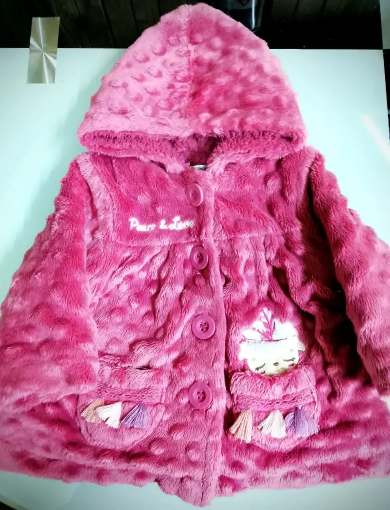 Abrigo de bebé rosa con capucha - 1