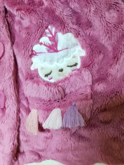 Abrigo de bebé rosa con capucha - miniatura 2
