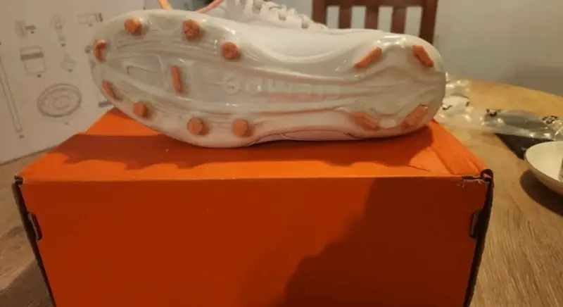 Zapatos de fútbol Nike Tiempo blancos - 1