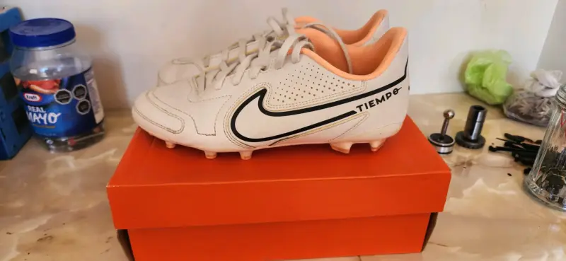 Zapatos de fútbol Nike Tiempo blancos - 4