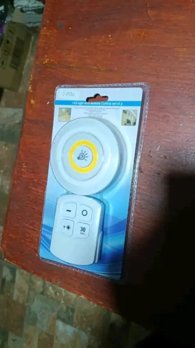 Luz LED con control remoto - miniatura 2