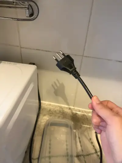 Microondas de cocina marca Thomas con controles manuales - miniatura 4
