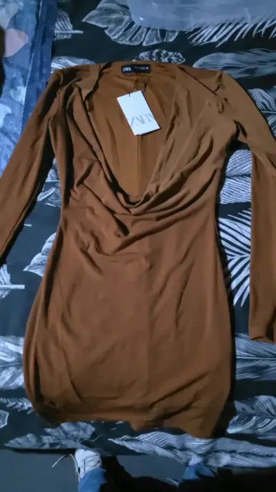 Vestido marrón Zara con escote drapeado - miniatura 1