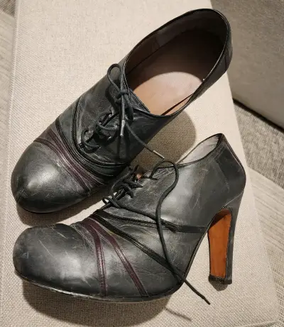 Zapatos de tacón de cuero negro talla 36-37 - miniatura 2