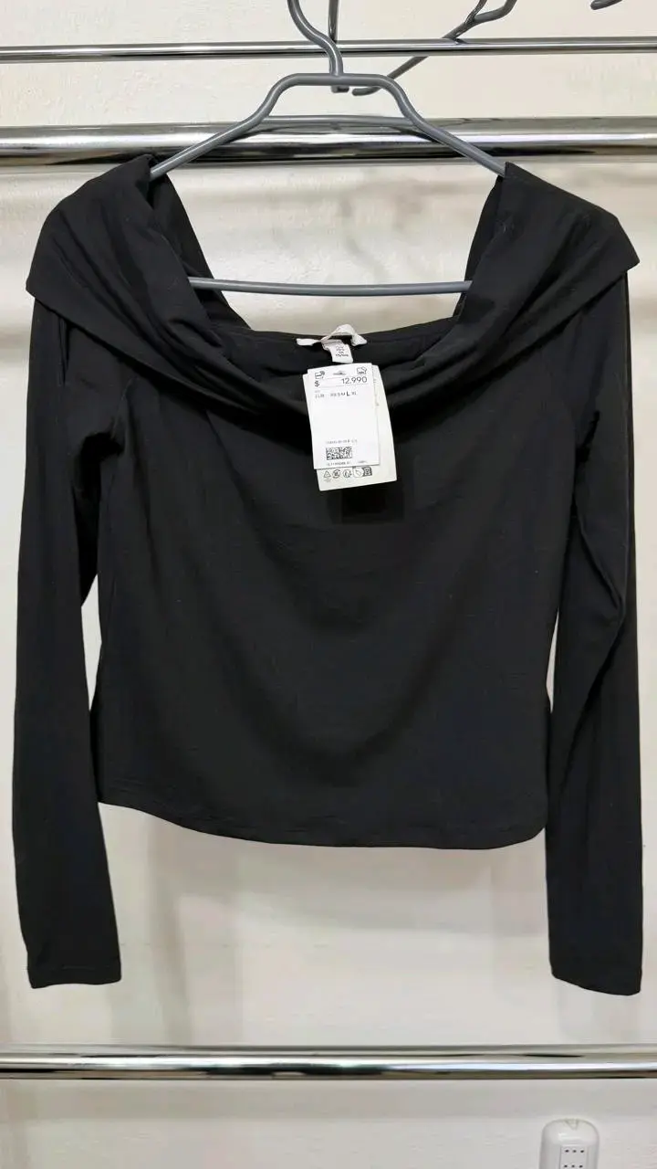 Polera Crop Escote Bardot H&M — Negra — NUEVA - 1