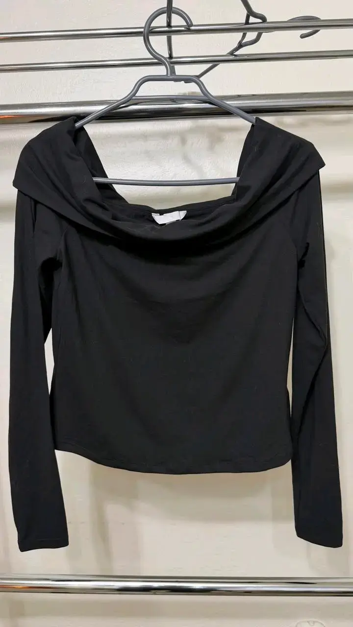 Polera Crop Escote Bardot H&M — Negra — NUEVA - 2
