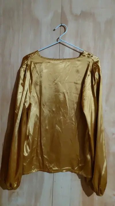 Blusa dorada satinada con botones - miniatura 4