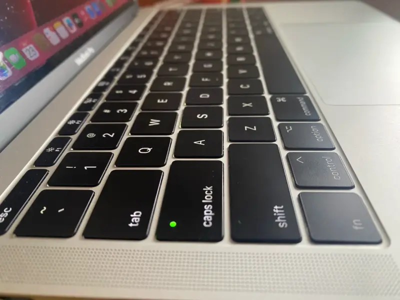 MacBook Pro 13 pulgadas 2017 en buen estado - 4