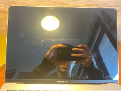 MacBook Pro 13 pulgadas 2017 en buen estado - miniatura 5