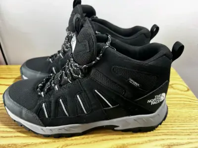 Botas de montaña The North Face negras impermeables - miniatura 1