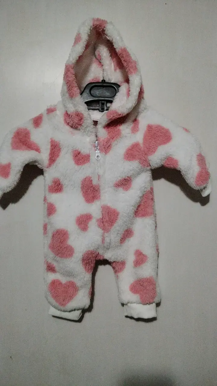 Enterito de bebé polar con capucha y corazones - 1