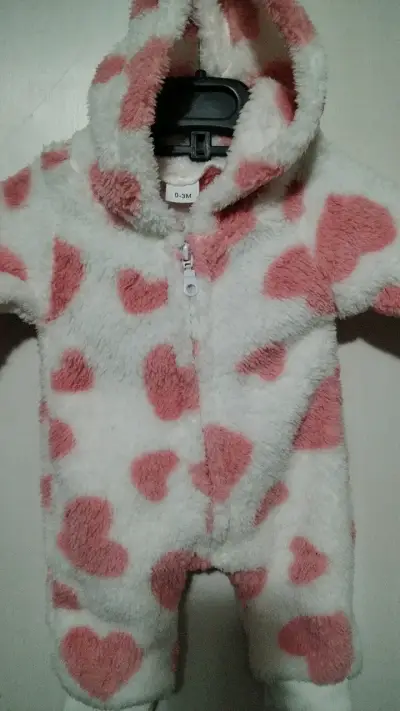 Enterito de bebé polar con capucha y corazones - miniatura 4