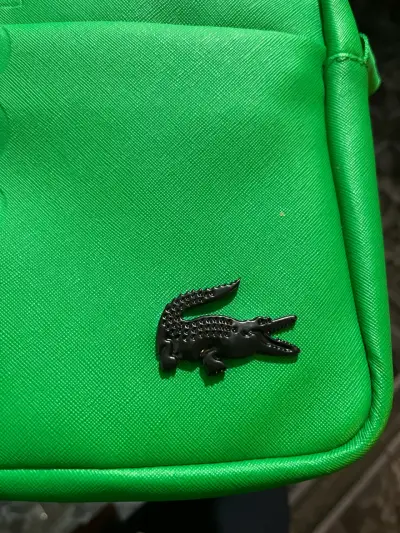 Bolso cruzado verde Lacoste con logo - miniatura 1