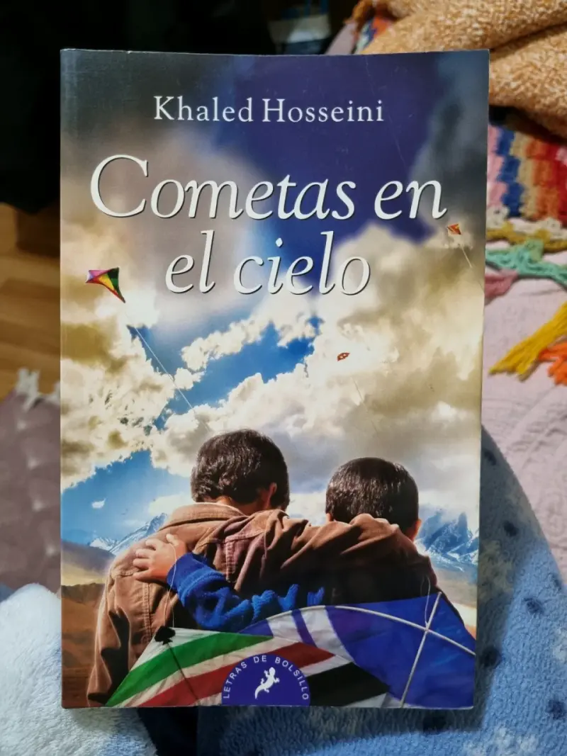 Libro 'Cometas en el cielo' de Khaled Hosseini - 1